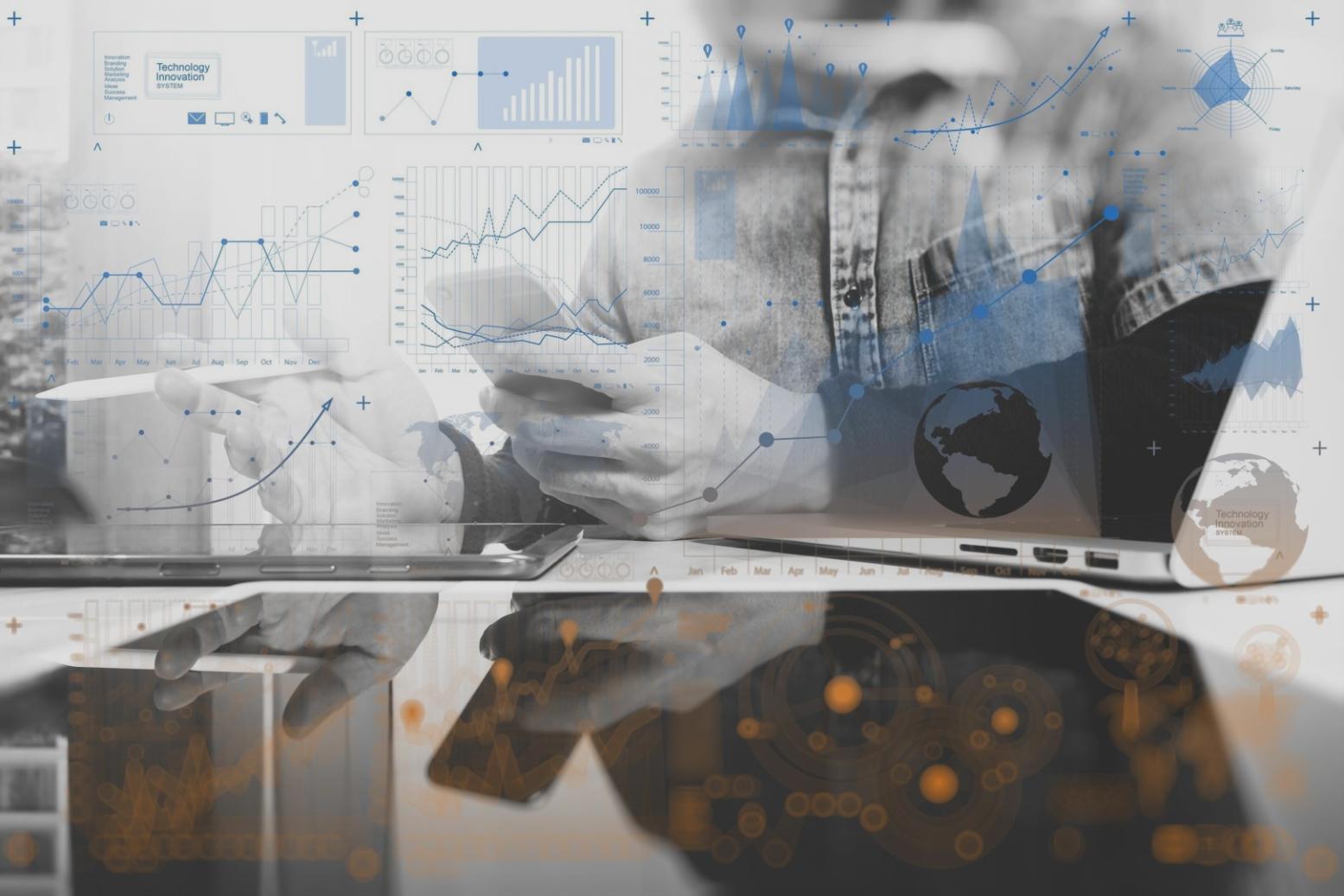 Espacio de trabajo profesional con herramientas de análisis SEO